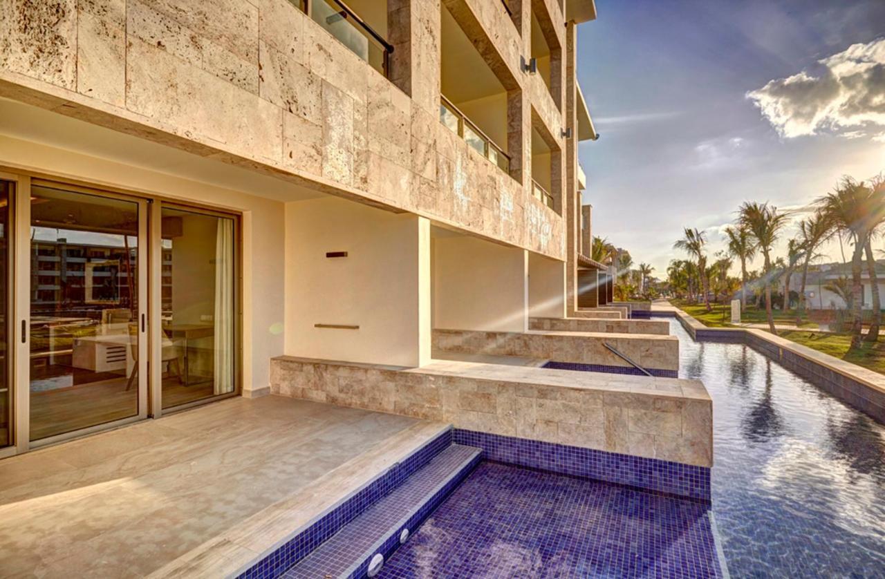 รอยัลตัน บาวาโร รีสอร์ต แอนด์ สปา ออล อินคลูซีฟ Hotel ปุนตากานา ภายนอก รูปภาพ