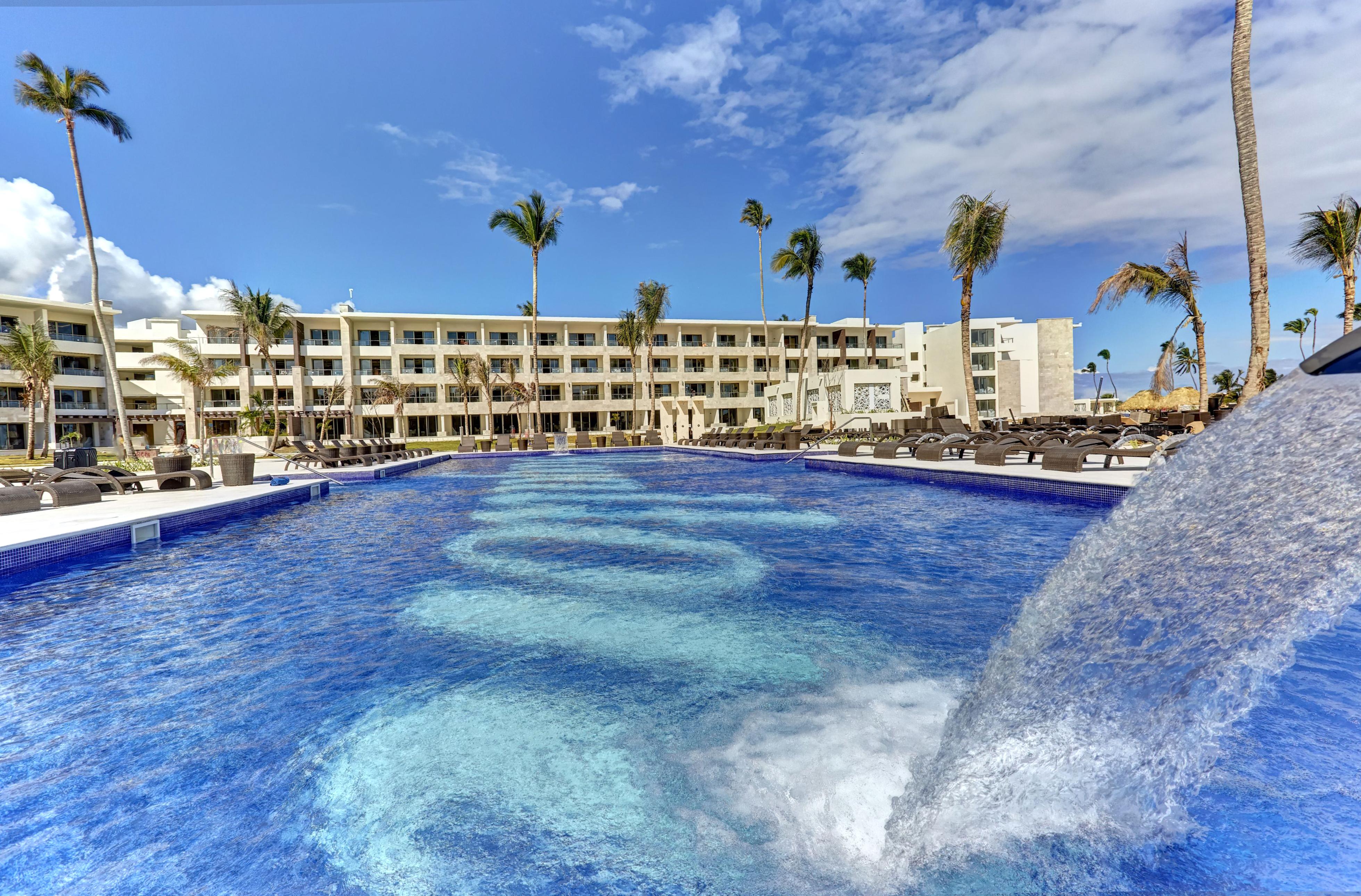 รอยัลตัน บาวาโร รีสอร์ต แอนด์ สปา ออล อินคลูซีฟ Hotel ปุนตากานา ภายนอก รูปภาพ